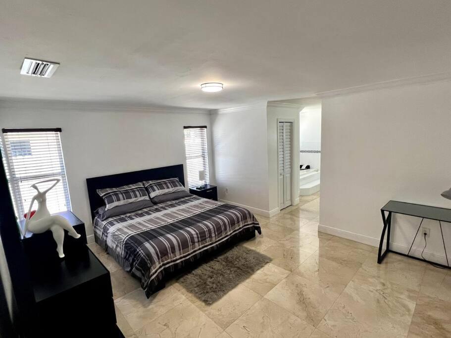 Sunny Getaway: Relaxing Miami Home Tamiami Exterior photo