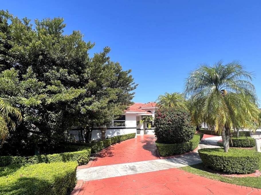 Sunny Getaway: Relaxing Miami Home Tamiami Exterior photo